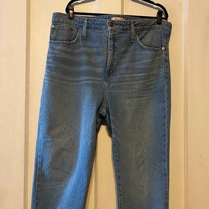 Madewell Classic Straight Jeans in Meadowland Wash